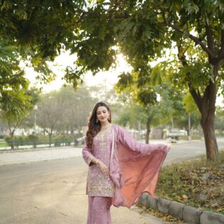 Shehzaadi – Embroidered Festive Kurta Set