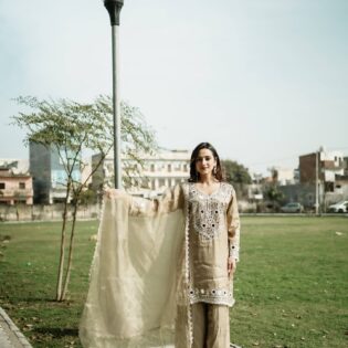 Noor-e-Safed – Mirror Work Festive Kurta Set